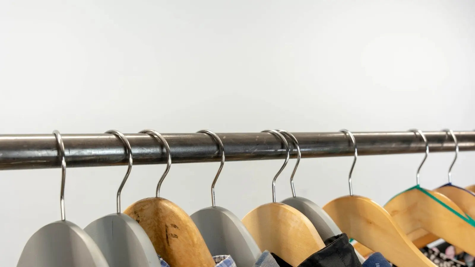 BOZAK Industrial Style Clothing Rack - Rack n Rail