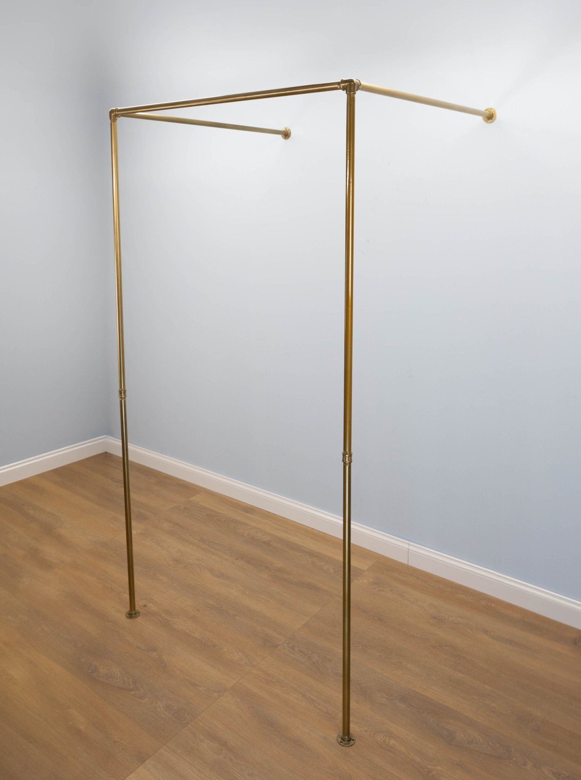 HABZ CUSTOM Changing Room - Rack n Rail