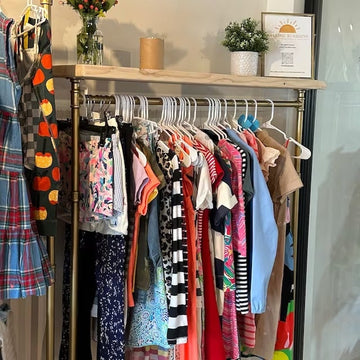 KOFRA Gold Free Standing Clothing Rack with Shelf