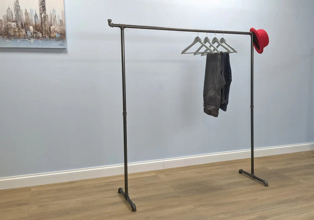 KLORMA Metal Pipe Clothing Rack - Rack n Rail