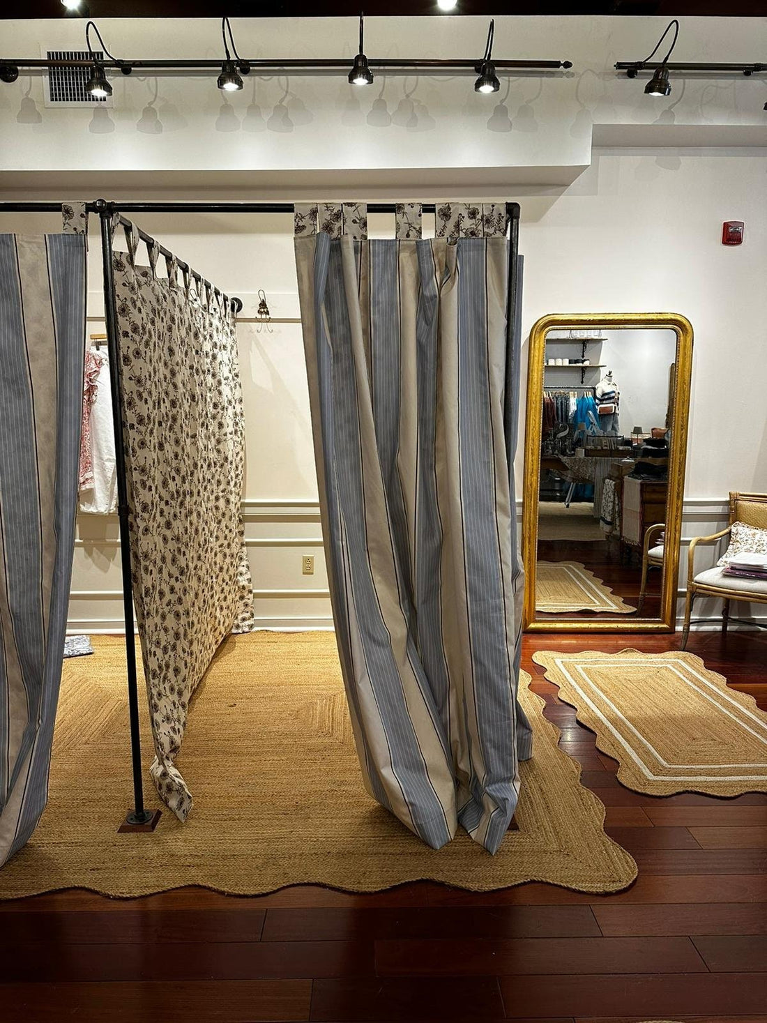 VEXLO Double Changing Room Curtain Rail - Rack n Rail