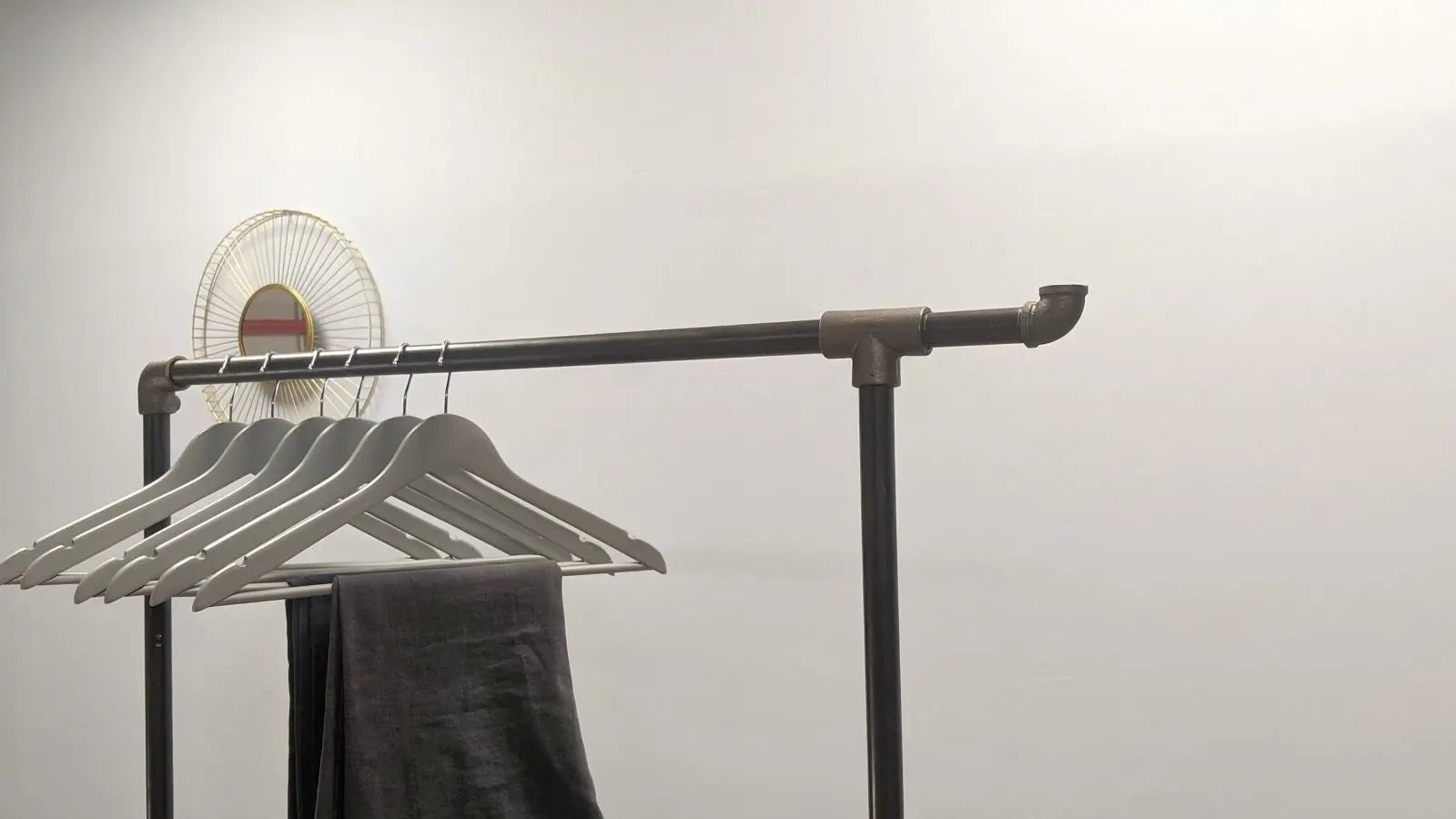 XOLTA Industrial Pipe Garment Rack - Rack n Rail