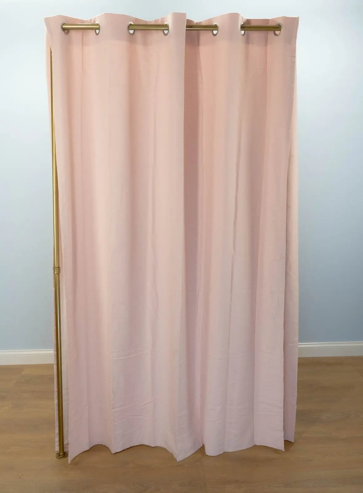 ZENKO Custom Changing Room Curtain Rail - Rack n Rail