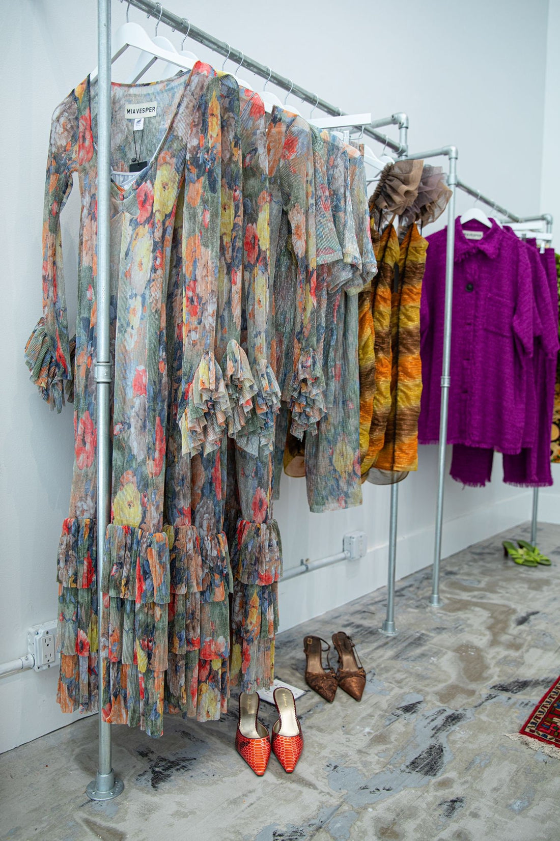 TOG Wall mounted clothing rack