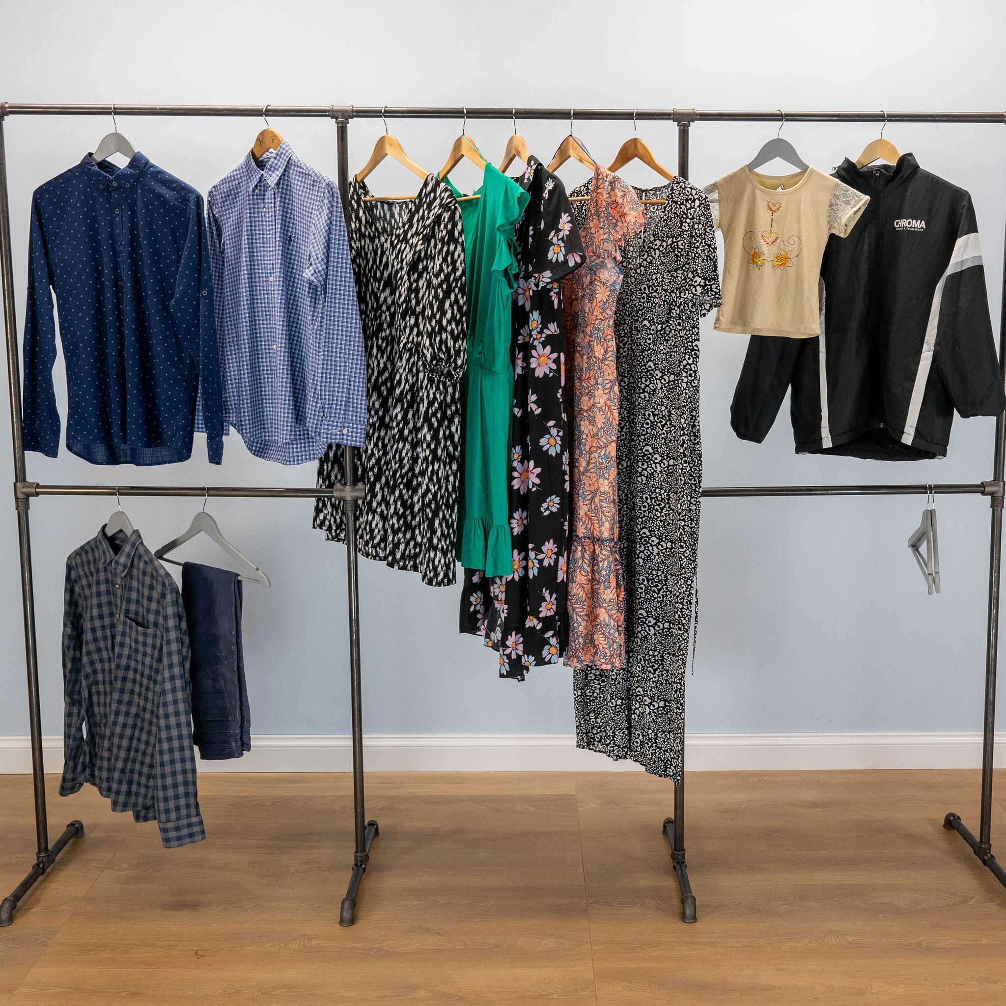 BOZAK Industrial Style Clothing Rack