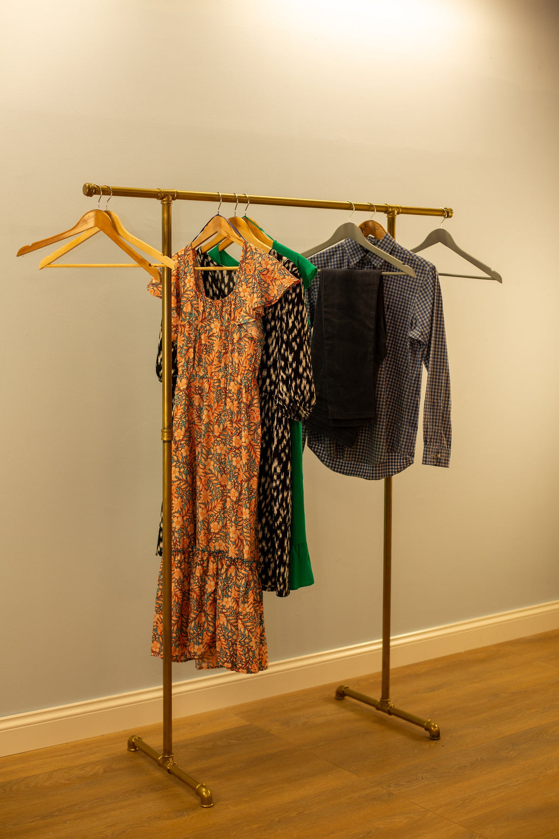 BREVIK Side Hooks Free Standing Clothing Rack