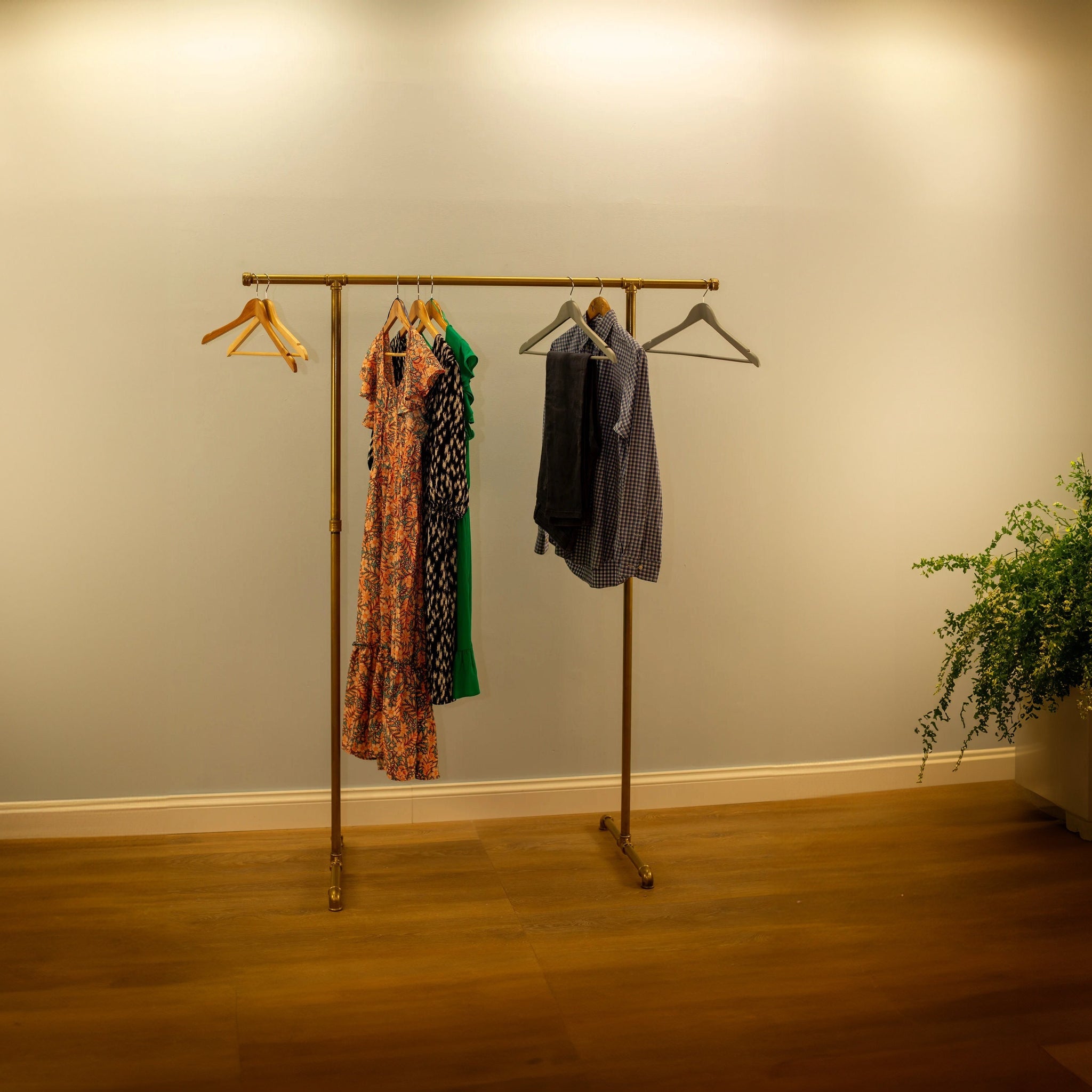 BREVIK Side Hooks Free Standing Clothing Rack