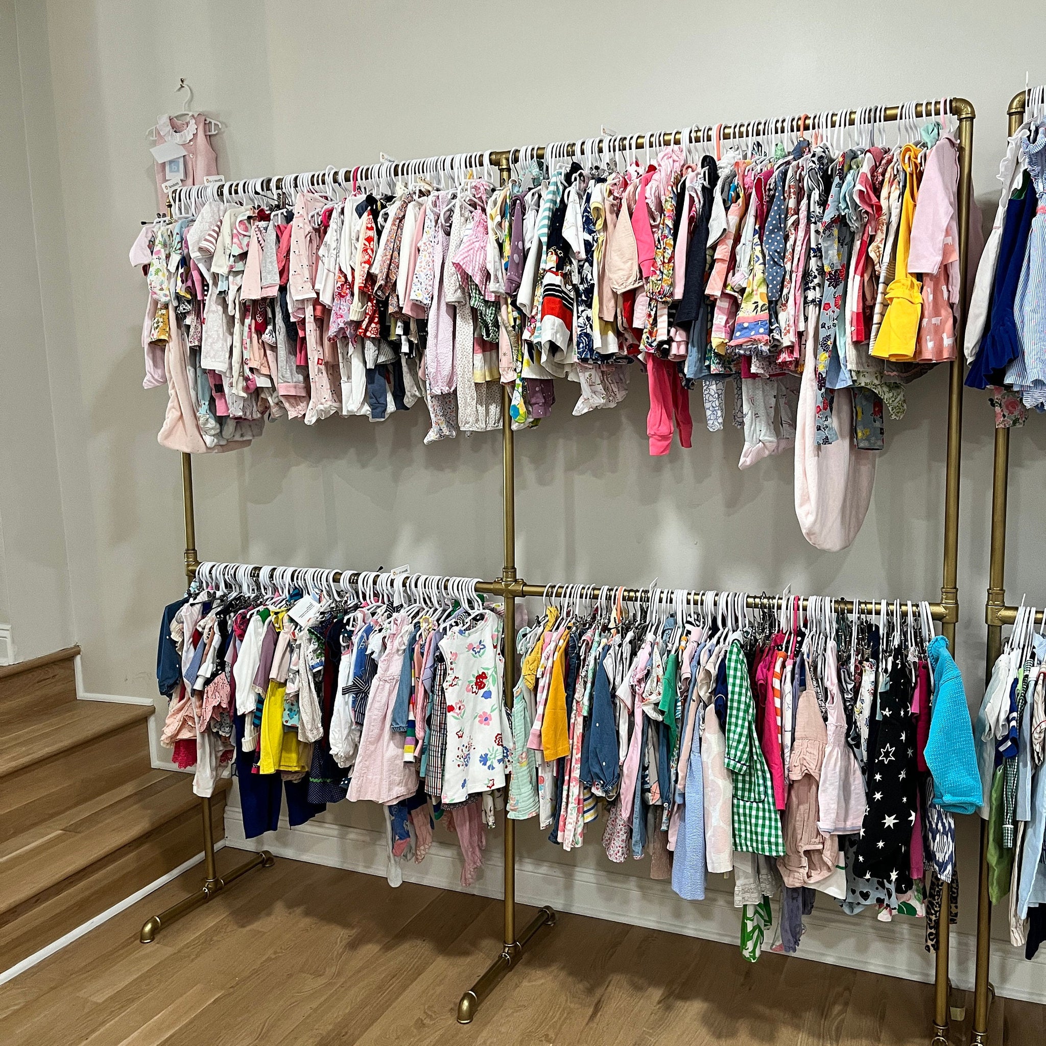 VIKRA Gold Heavy Duty Clothing Rack free standing