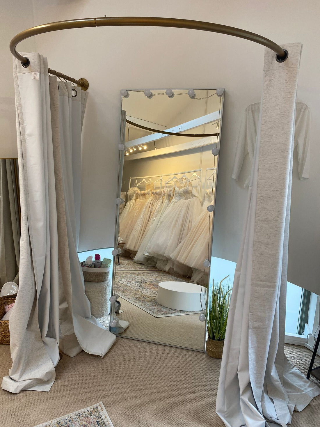 PROLA Curved Changing Room