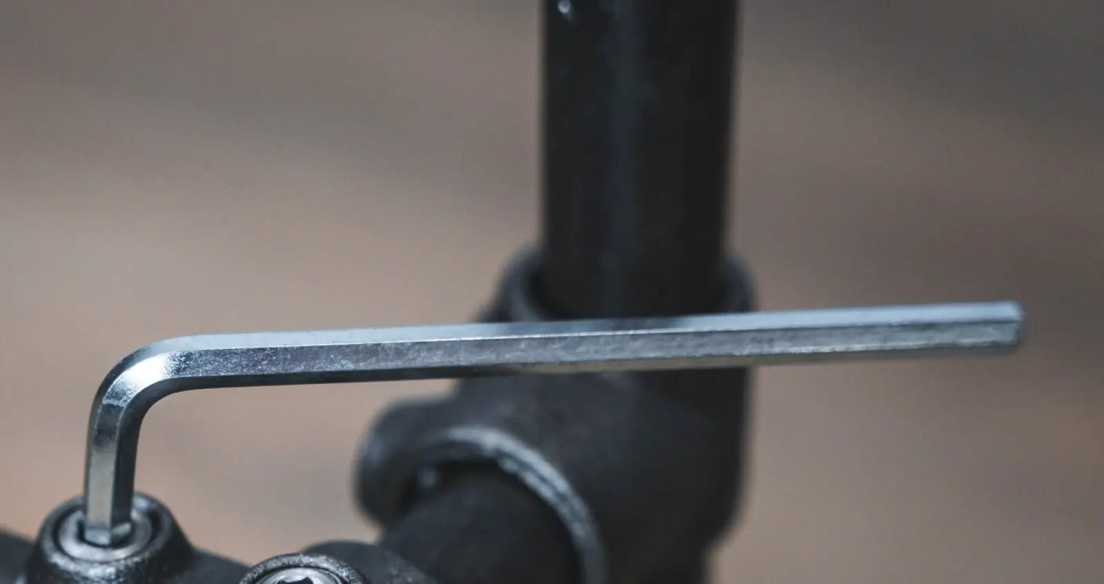 NELVO Metal Customizable Clothing Rack - Rack n Rail