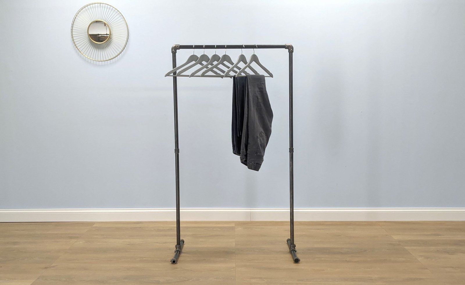 SARNI Industrial Pipe Clothing Rack - Rack n Rail
