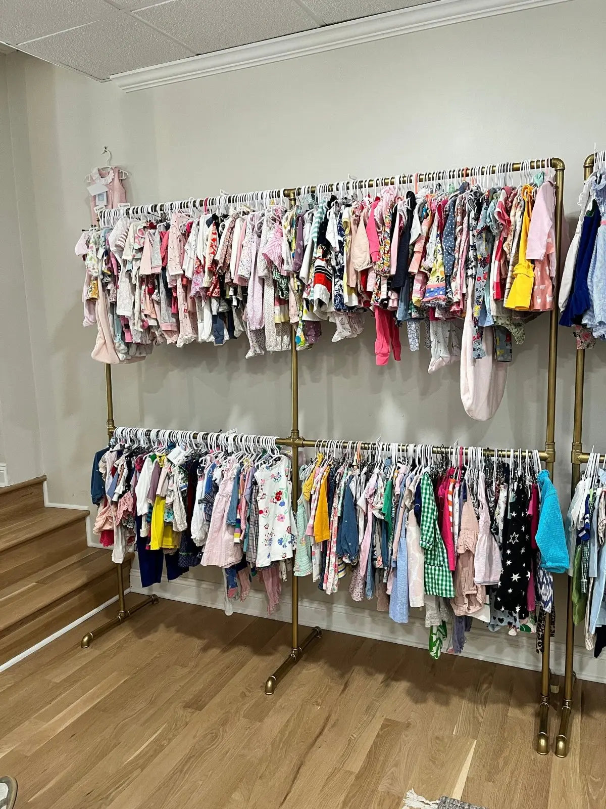 VIKRA Gold Heavy Duty Clothing Rack free standing - Rack n Rail